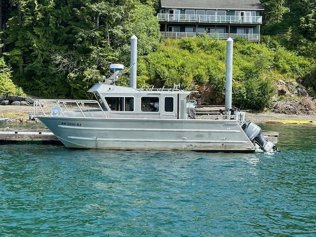 REDUCED!  2008 32' x 11' Armstrong Catamaran, Rare Walk-around with cuddy and head model.  Twin 300 HP Yamaha's. Aluminum Trailer.