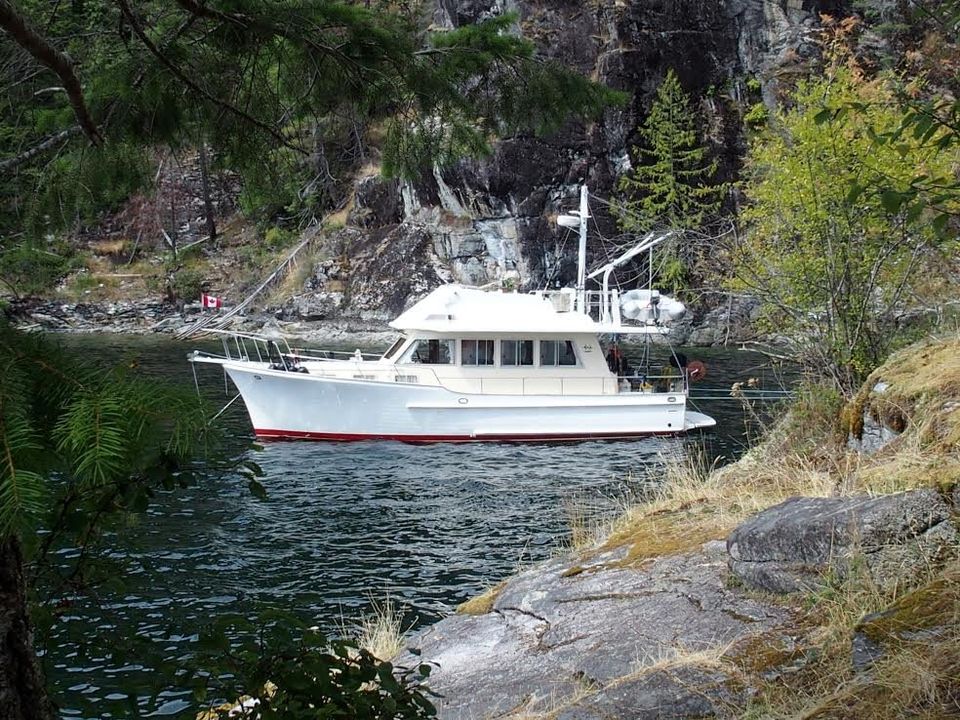 Beautiful 2002 Island Gypsy Euro 39 Eurpoa Trawler. Twin 220 HP Cummins, Gen, Inverter, 400 Fuel, dingy & kicker. $155,000